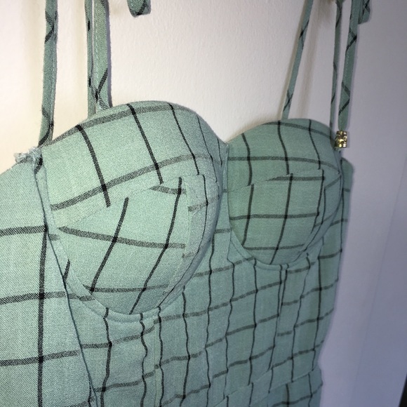 L’atiste romper green w/ stripes spaghetti straps - Picture 3 of 6